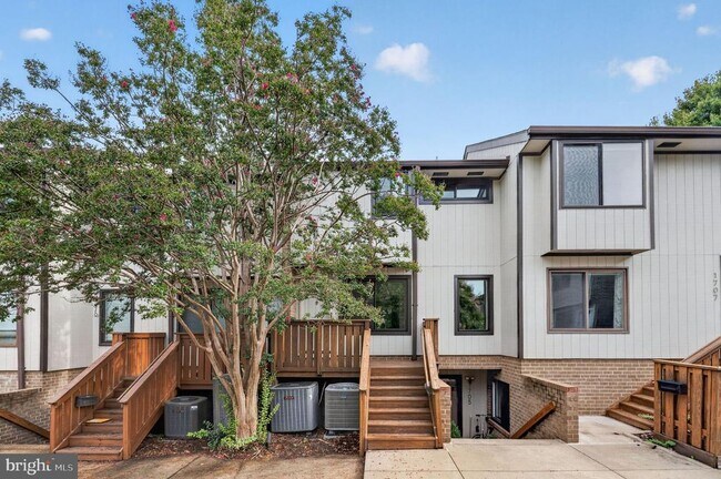 Building Photo - 1703 Westwind Way