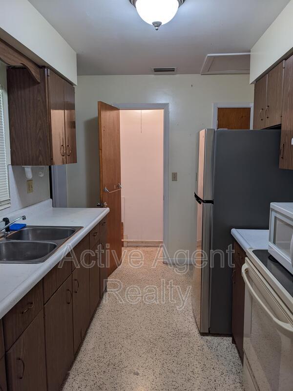 Building Photo - 454 S Hibiscus Ave