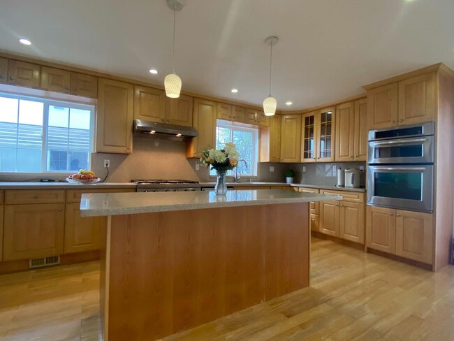 Building Photo - 242 Surfbird Isle