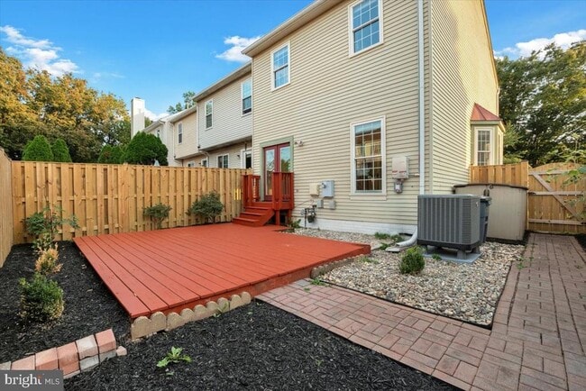 Building Photo - 908 Smartts Ln NE