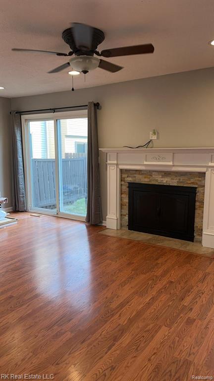 Building Photo - 2824 Roundtree Dr
