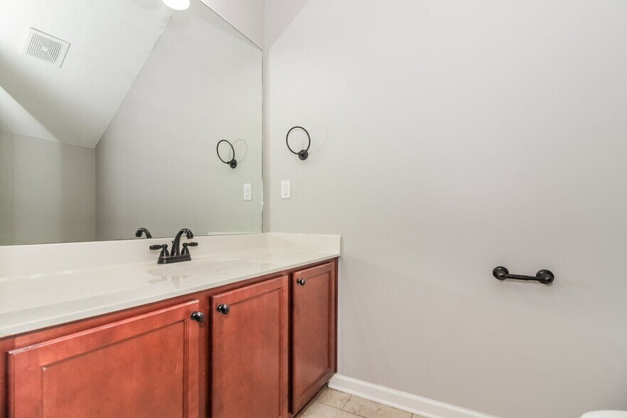 Building Photo - 170 Misty Fields Rd