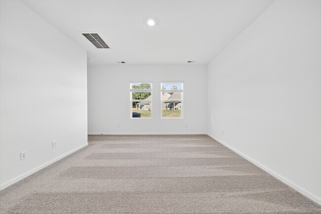Building Photo - 124 Limbury Ct