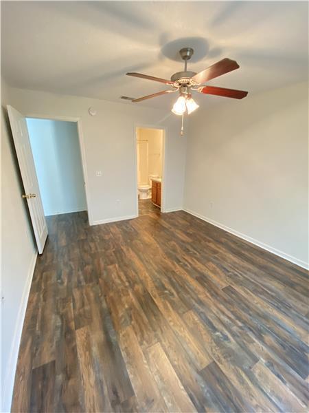 Building Photo - 1007 Towne Pk E Dr