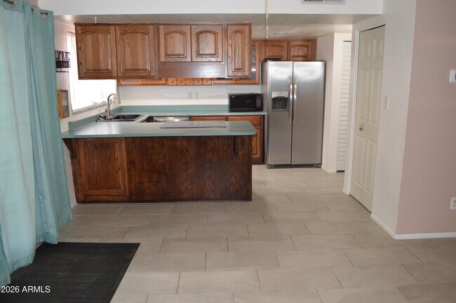 Building Photo - 5442 W El Caminito Dr