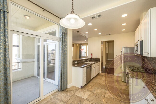 Building Photo - Sunset - 3 BR, 3.5 BA Townhouse 2,225 Sq. Ft. - 3D Virtual Tour, 2 Car Garage