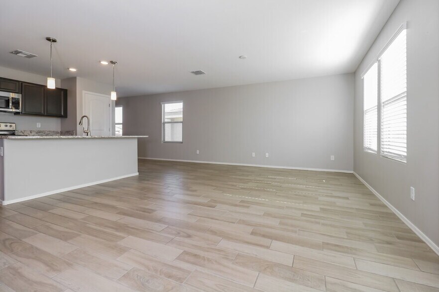 Building Photo - 25773 W Euclid Ave