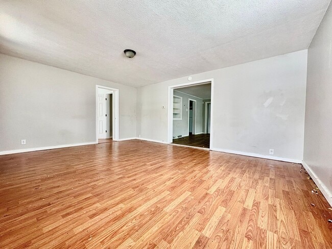 Building Photo - 919 S 25th St