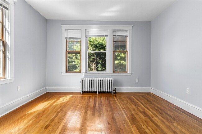 Building Photo - 570 Harvard St
