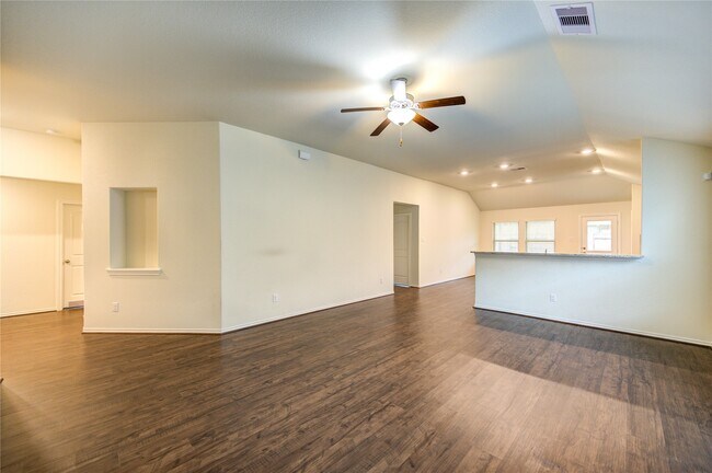 Building Photo - 18907 Via Flora Dr