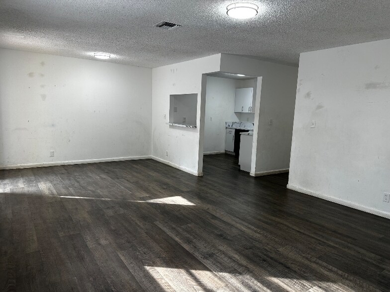 Building Photo - 10871 NW 45th St