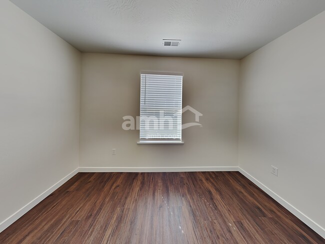Building Photo - 9201 W Shelterwood Dr