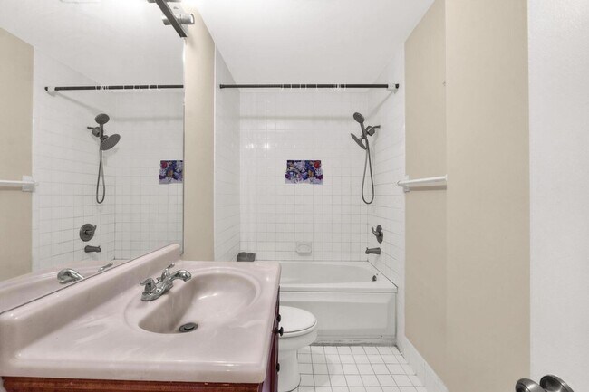 Building Photo - 4295 Coral Springs Dr