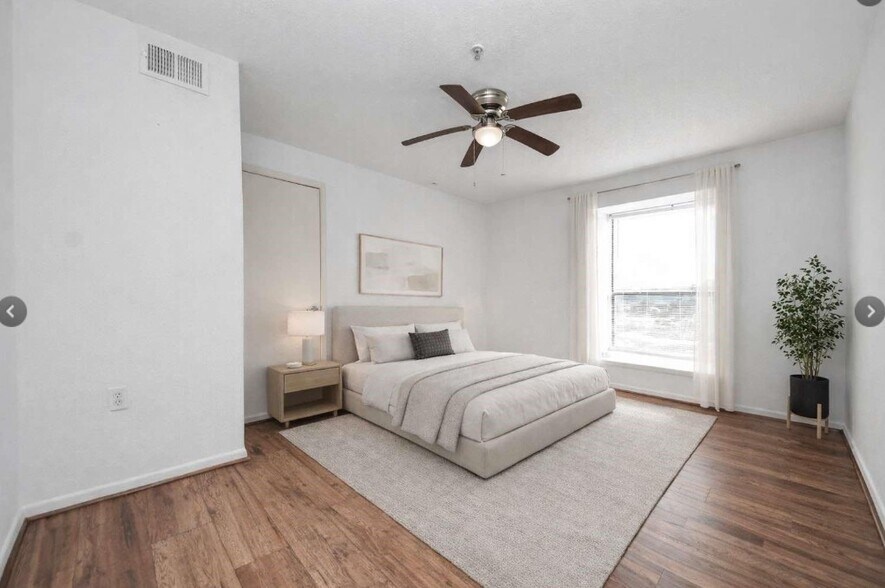 Building Photo - 10110 Forum West Dr