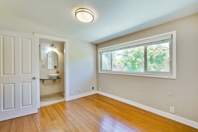Building Photo - Single Family 3 Bed 2 Bath House in Santa ...