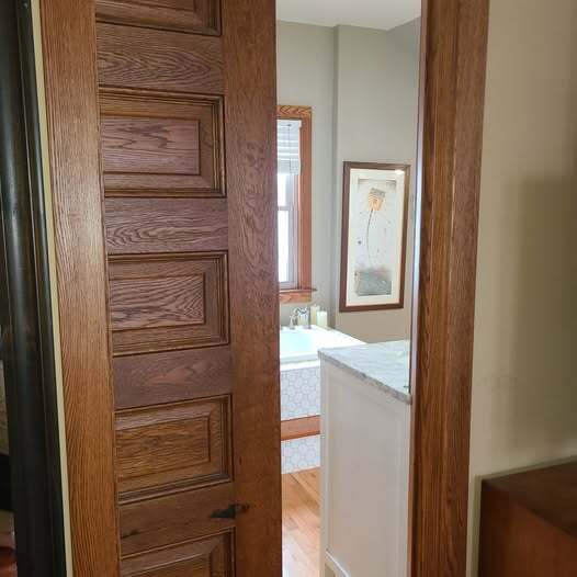 Master Bath - 528 19th Ave NE