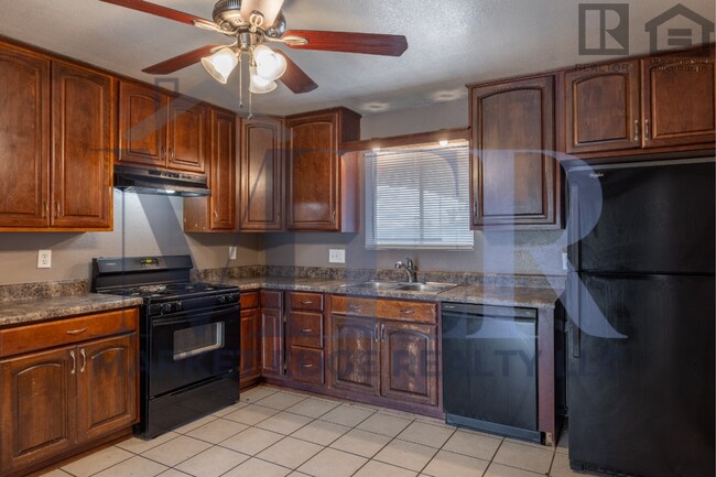 Building Photo - 5Bed/2Bath Home at 35th Ave/Cactus! Ready for Immediate Move-In! -- NO HOA!