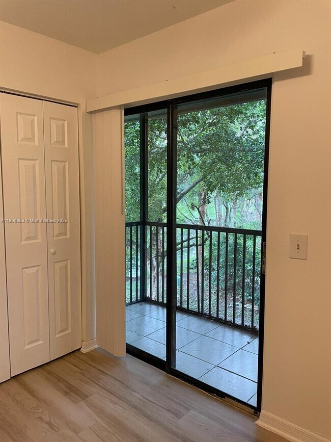 Building Photo - 3036 Coral Ridge Dr