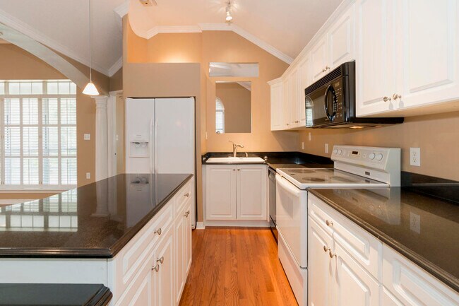 Building Photo - 307 Sand Myrtle Way