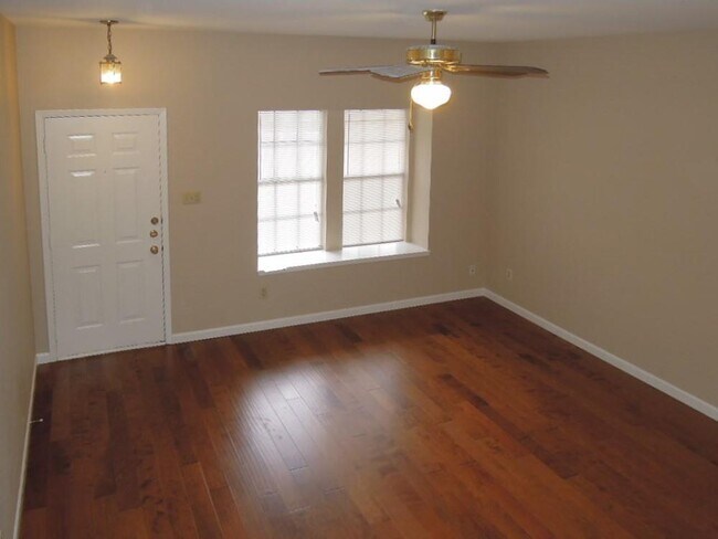 Building Photo - 1411 Gracy Farms Ln