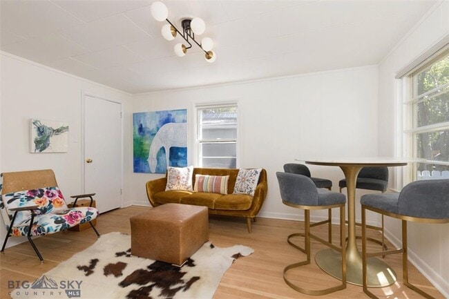 Building Photo - Charming One-Bedroom Gem Steps from Main Street Bozeman