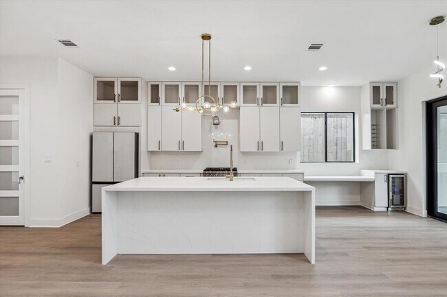 Building Photo - 5513 Pagewood Ln