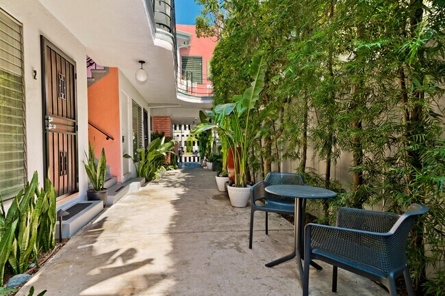 Garden Walkway - 1035 N Sierra Bonita Ave