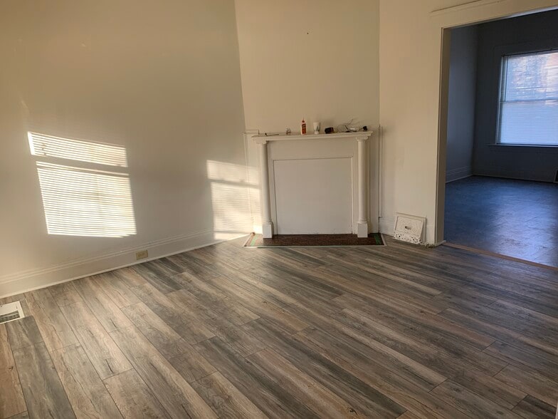 Building Photo - 3422 Daisy Ave