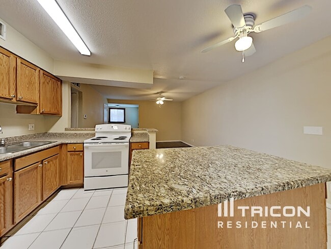 Building Photo - 6112 Granada Cir