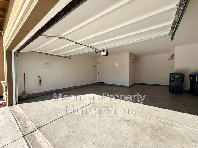 Building Photo - 26564 Rosebay Way