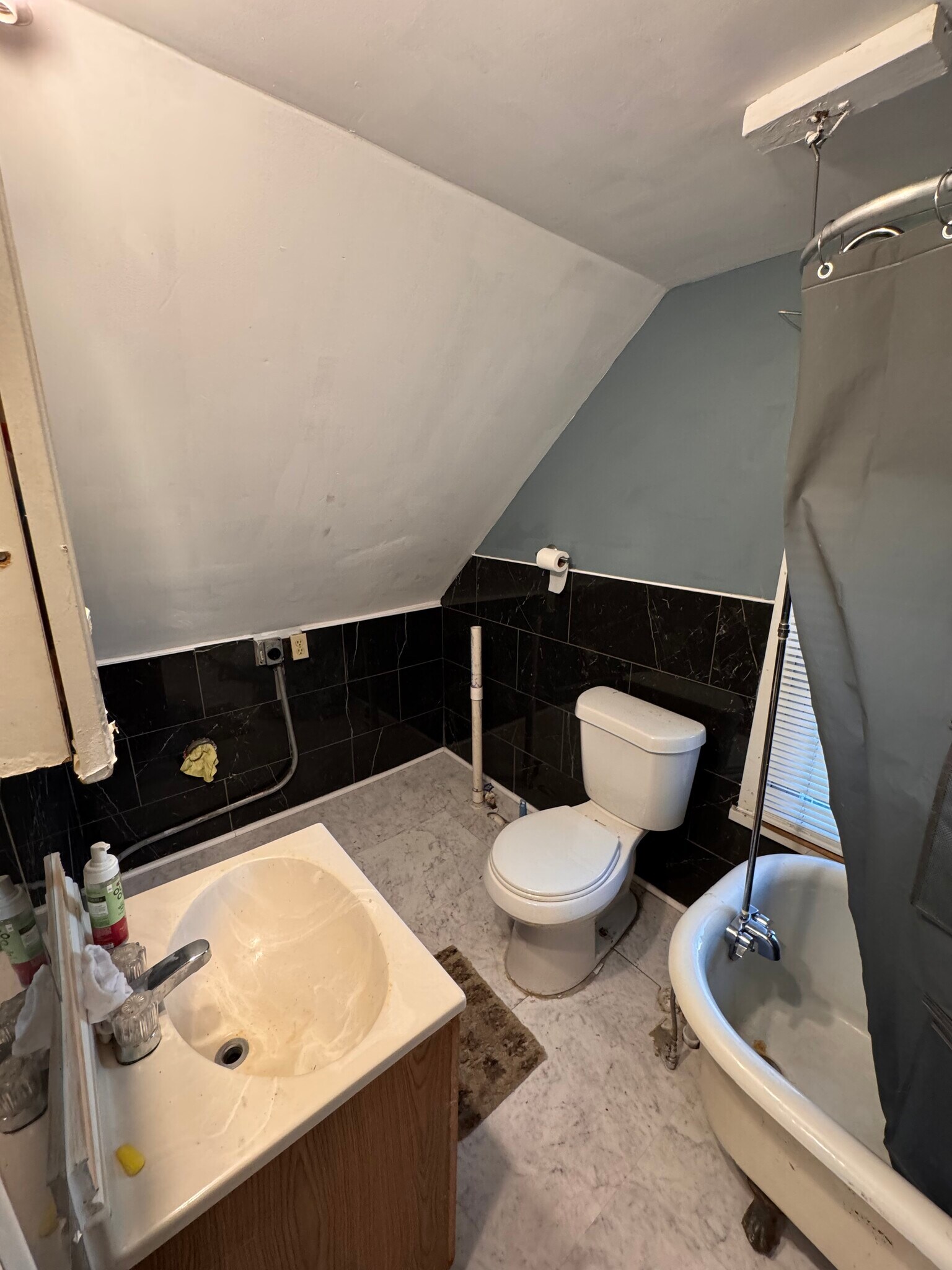 Building Photo - 18402 Melville Rd