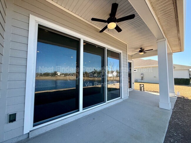 Building Photo - 10682 Aventura Dr