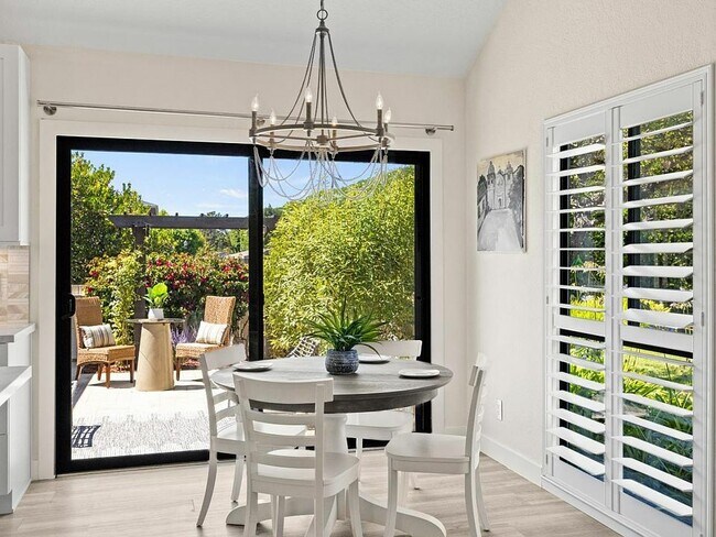 Building Photo - 4000 Rio Rd