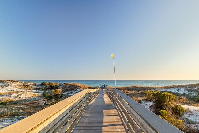 Building Photo - 24 Beach View Dr