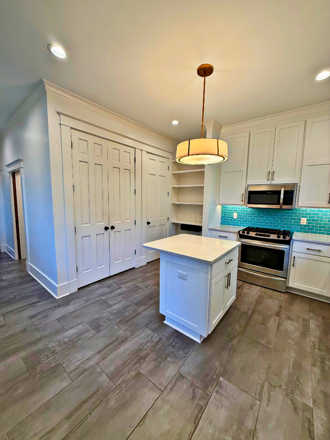 Building Photo - Beautifully Updated Historic Home in Midto...