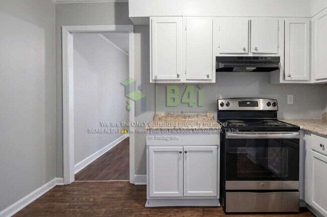 Building Photo - 6106 Venetian Way SW