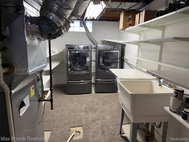 Building Photo - 3602 Elmhurst Ave