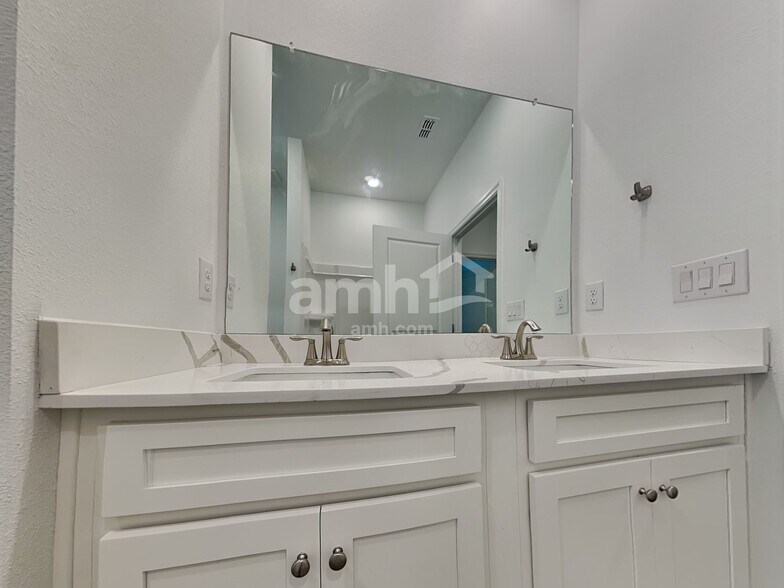 Building Photo - 6450 Atlantic Bch Ave