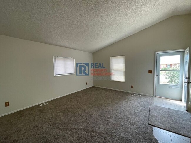 Building Photo - 4945 Marabou Way