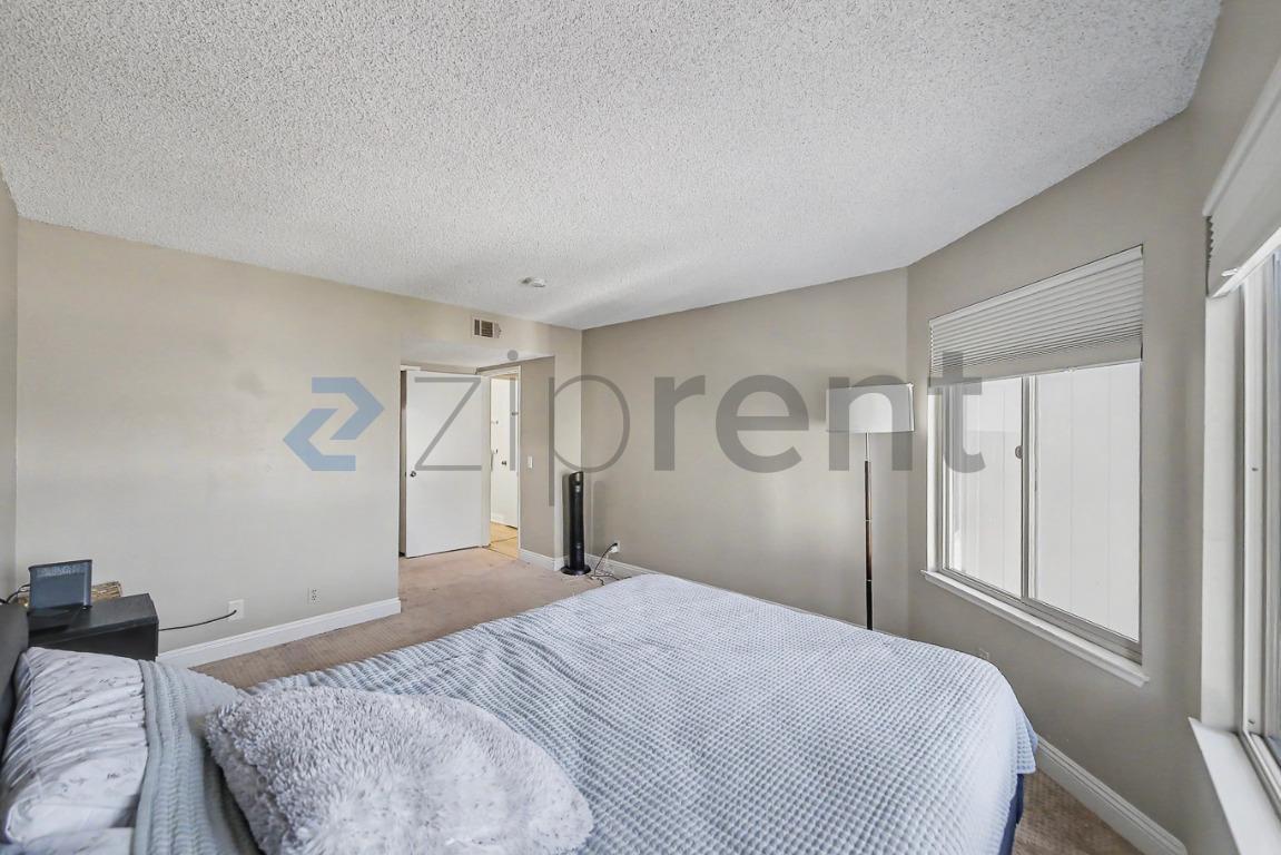 Building Photo - Unit 289