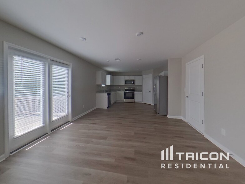Building Photo - 106 Radford Ct