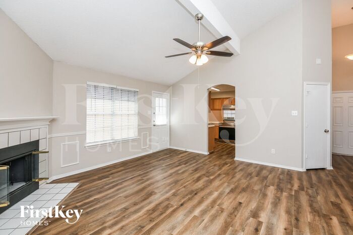 Building Photo - 609 Hollyberry Dr