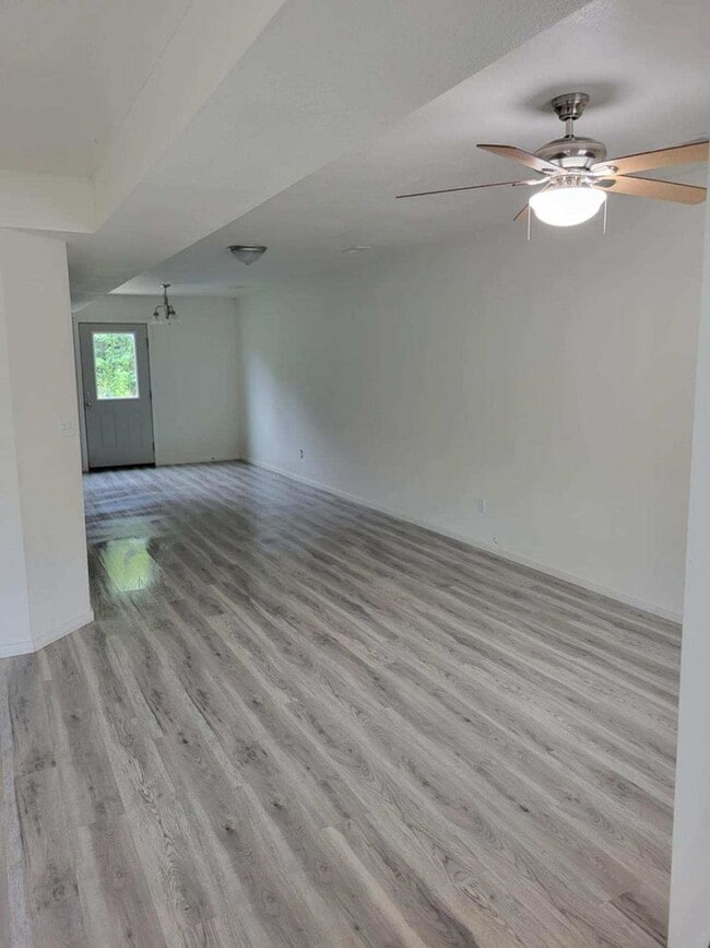 Building Photo - laclederentals@gmail.com