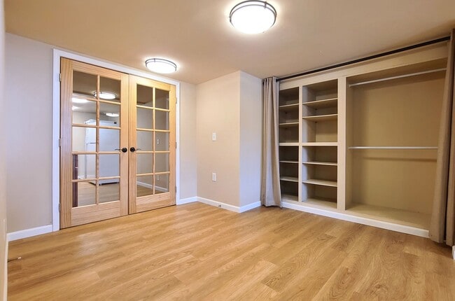 Building Photo - Ground Floor 1 Bed/1 Bath Apartment close ...