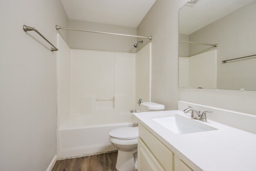 Building Photo - 26126 Cypresswood Dr