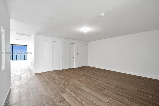 Building Photo - 900 N Ocean Blvd