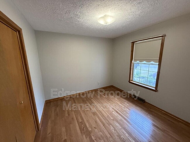 Building Photo - 1662 Klaver St SW