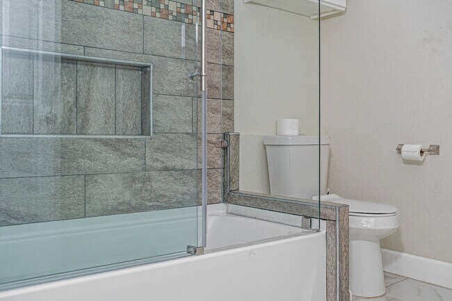 Building Photo - 219 Utah St