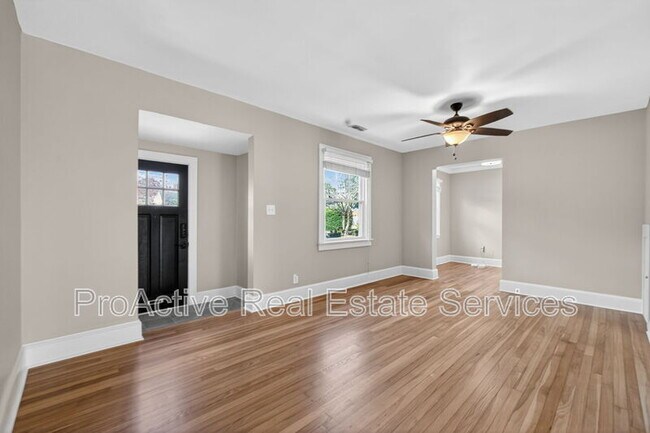 Building Photo - 1329 Cedar Ln