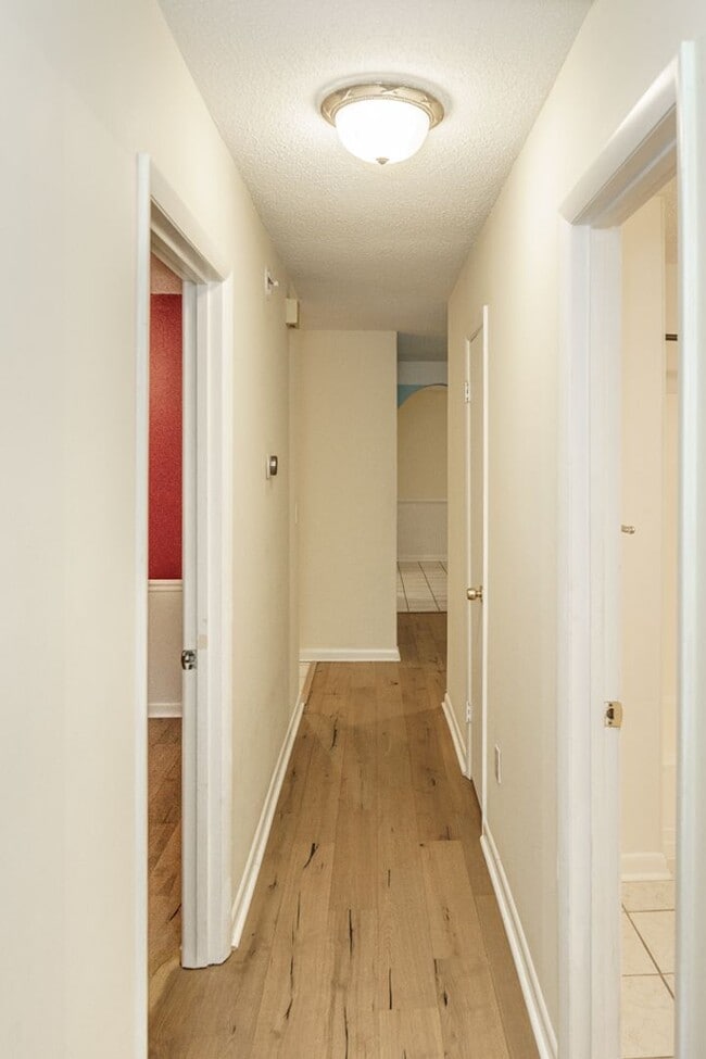 Building Photo - Beautiful 4 bedroom in the heart of Mossy Oaks!